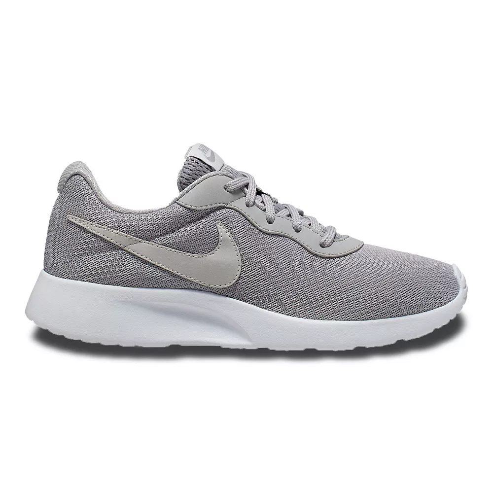 Nike Tanjun Women's Sneakers 33 Nike Tanjun Women's Sneakers - Image 31