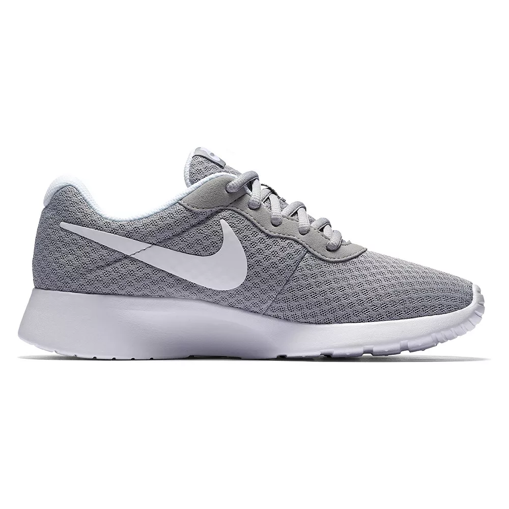 Nike Tanjun Women's Sneakers 6 Nike Tanjun Women's Sneakers - Image 4