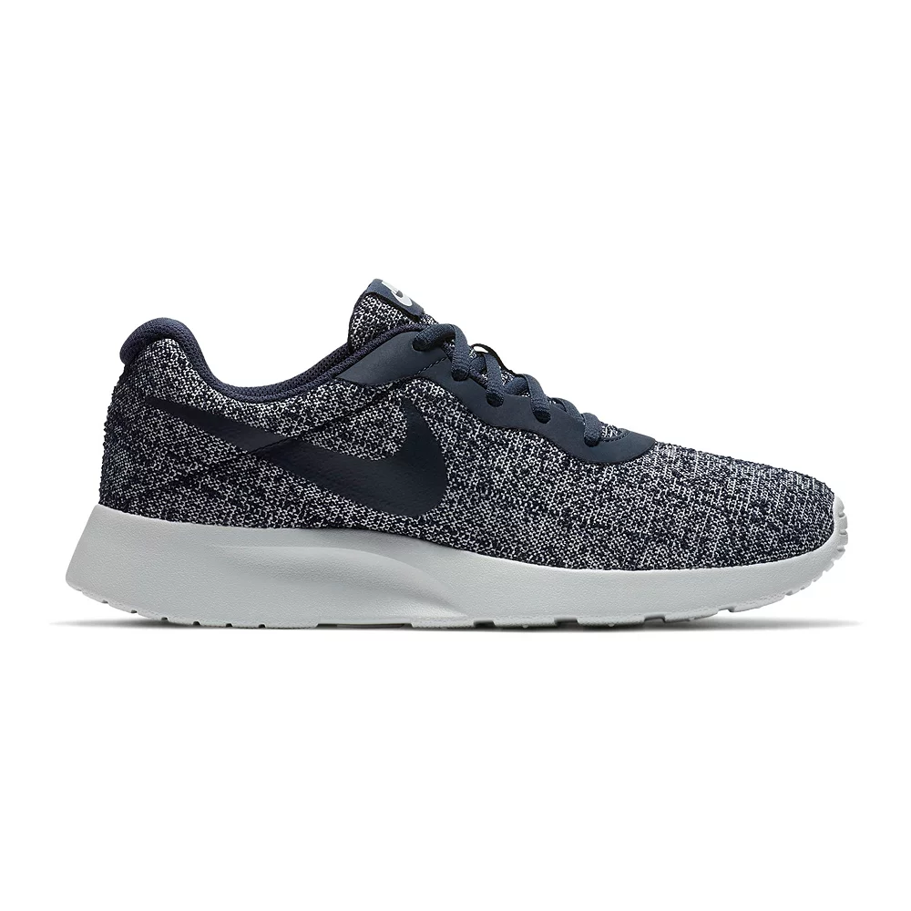 Nike Tanjun Women's Sneakers 18 Nike Tanjun Women's Sneakers - Image 16