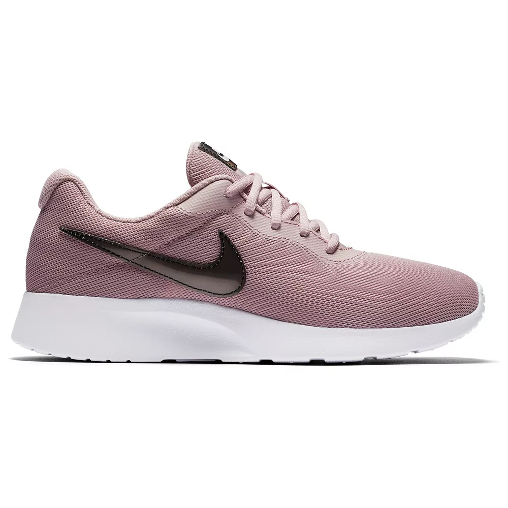 Nike Tanjun Women's Sneakers 12 Nike Tanjun Women's Sneakers - Image 10