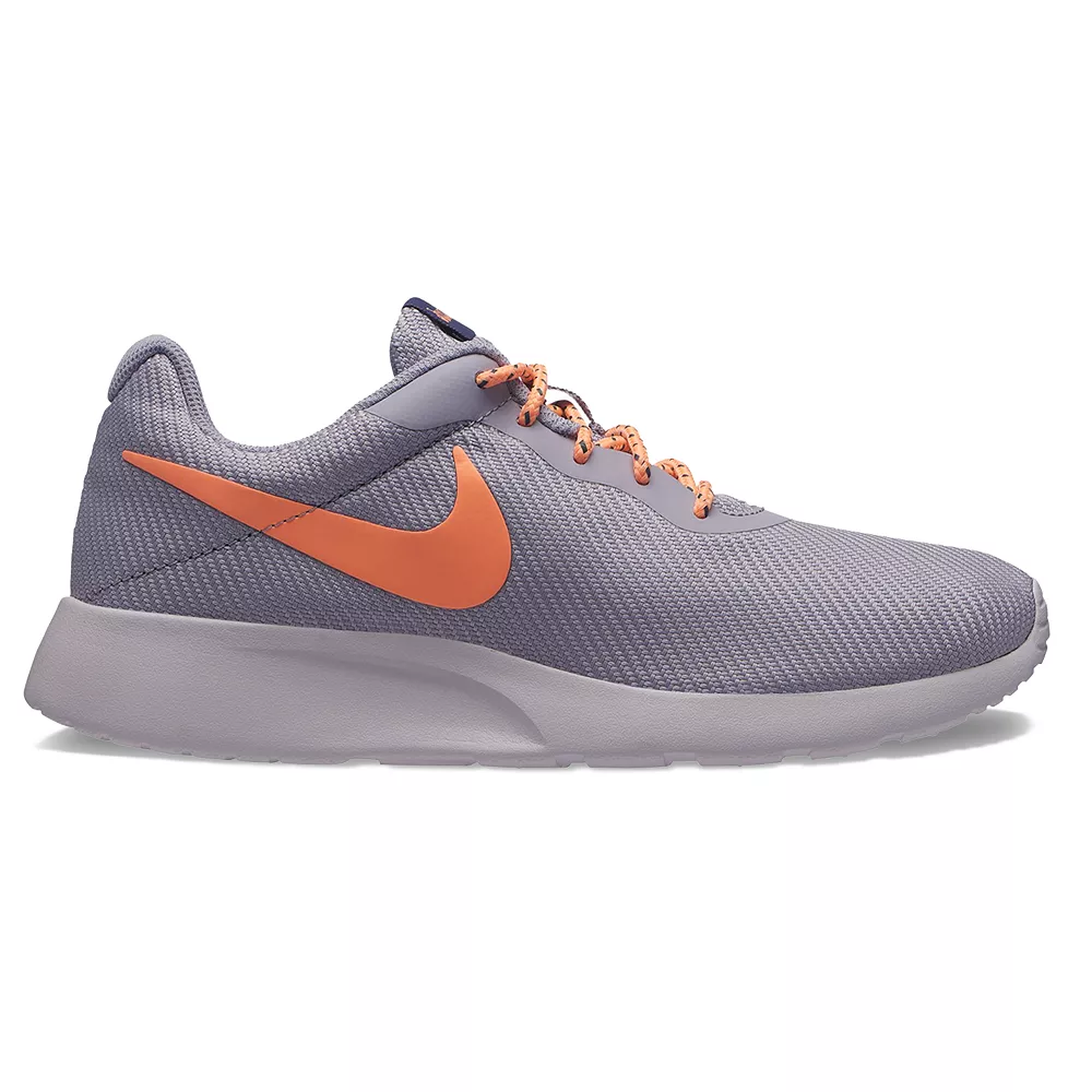 Nike Tanjun Women's Sneakers 19 Nike Tanjun Women's Sneakers - Image 17