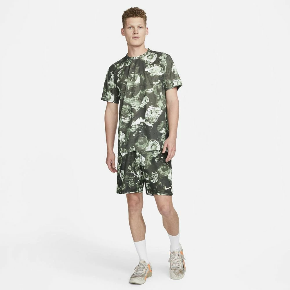 Men's Nike Dri-FIT Printed Training Tee 6 Men's Nike Dri-FIT Printed Training Tee - Image 4