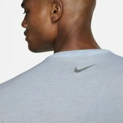 Men's Nike Dri-FIT Yoga Tee -Active & Workout Clothes Store 5558812 ALT3
